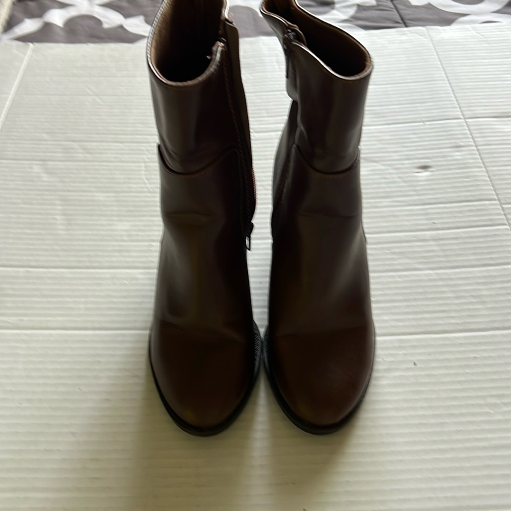 Basic brown ankle boot